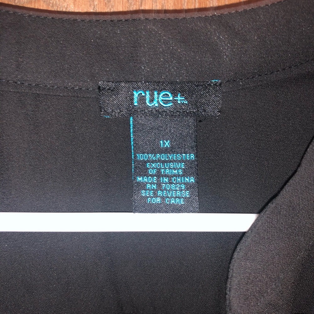Blouse - Picture 2 of 4